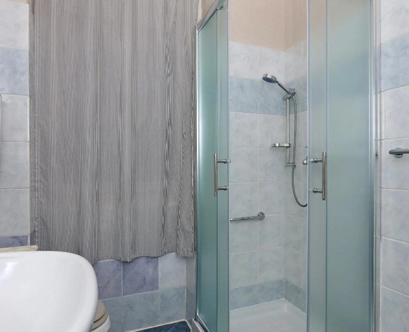 Holiday Apartments Rijeka - 23155